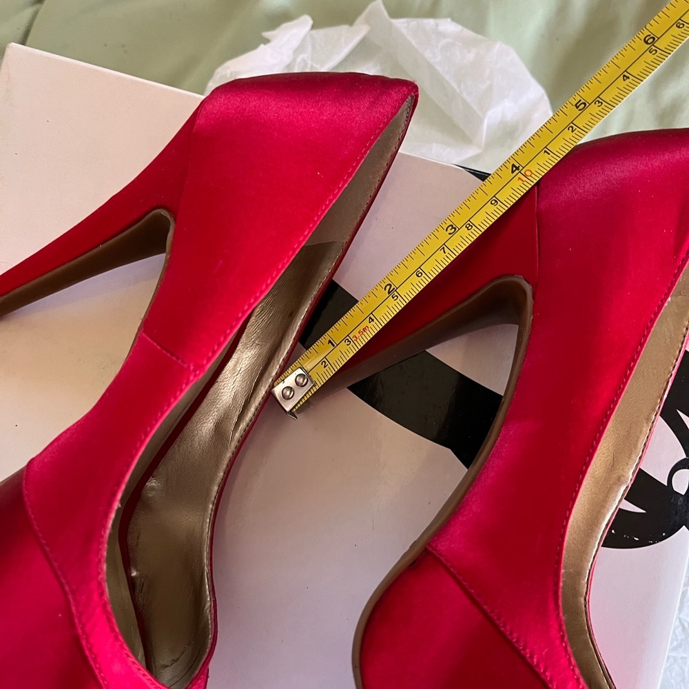 Nine West Women's Red Satin Paws Peep Toe Pumps - Picture 3 of 14